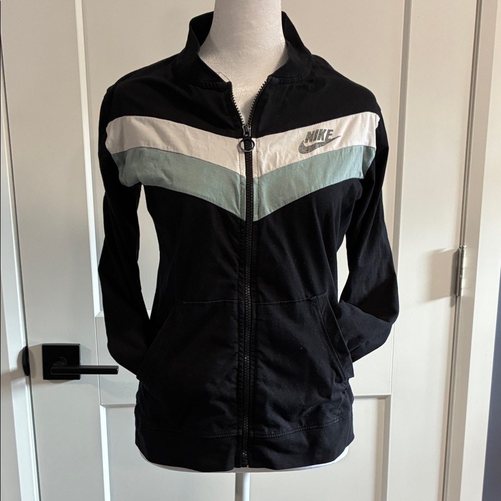 Vintage Girls’ Nike zip-up jacket -size XL